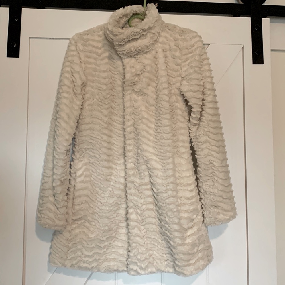Patagonia deep fleece long coat size S - white. Excellent/like new condition.